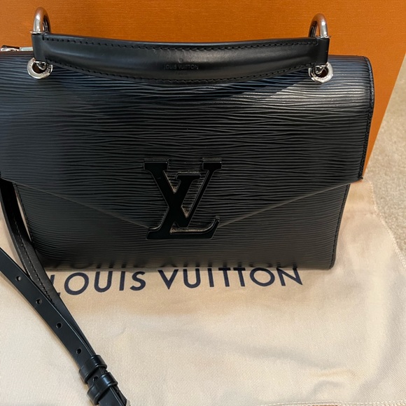 LOUIS VUITTON Epi Pochette Grenelle Black - Picture 5 of 8
